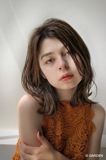 Garden Tokyo 田中麻由 大人カジュアル ラフ外ハネ レイヤーミディアム Garden Hair Catalog 原宿 表参道 銀座 美容室 ヘアサロン ガーデン