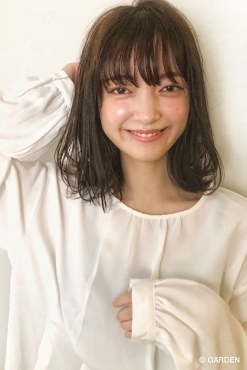 大人かわいい愛されワンレンボルドーミディアム新宿内田 Garden Hair Catalog 原宿 表参道 銀座 美容室 ヘアサロン ガーデン