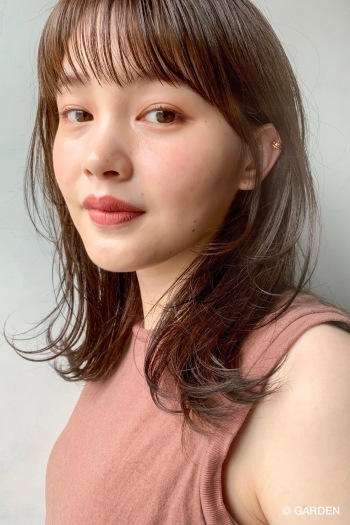 Un Ami 外ハネレイヤーミディアム Garden Hair Catalog 原宿 表参道 銀座 美容室 ヘアサロン ガーデン