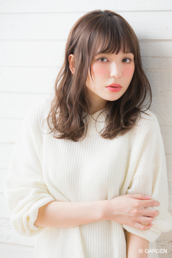 Drive For Garden西川真矢 ラフな揺れ感ウェーブで大人可愛い グレージュミディアム Garden Hair Catalog 原宿 表参道 銀座 美容室 ヘアサロン ガーデン