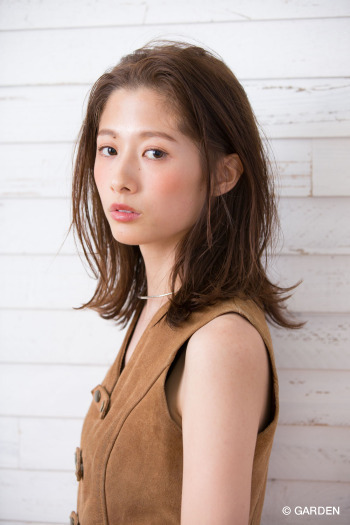 Garden Tokyo本木亜美 ざっくり無造作な切りっぱなし外ハネミディアム Garden Hair Catalog 原宿 表参道 銀座 美容室 ヘアサロン ガーデン