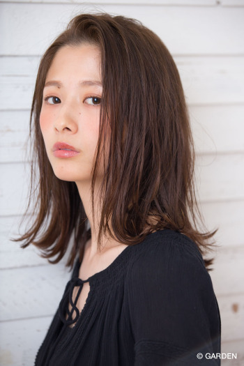 Garden Tokyo 本木亜美 切りっぱなし外ハネミディアム Garden Hair Catalog 原宿 表参道 銀座 美容室 ヘアサロン ガーデン