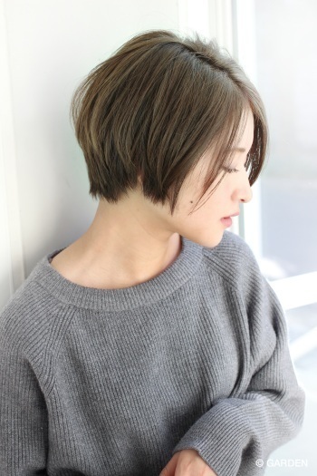 Un Ami 表参道 増永剛大 16 人気のオリーブ グレージュのミックスカラー 大人可愛いすっきりショート Garden Hair Catalog 原宿 表参道 銀座 美容室 ヘアサロン ガーデン